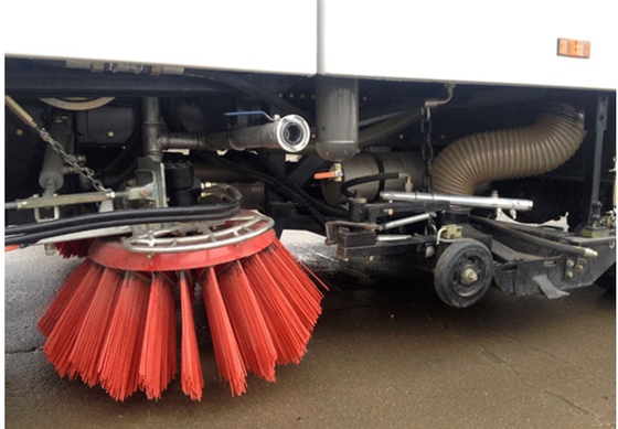 DONGFENG Şasi Kuru Sanitasyon Yol Süpürme Kamyonu Eur V Emisyon
