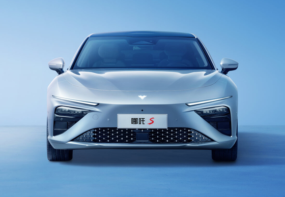 170kw EV Elektrikli Araba 4 Koltuklu Elektrikli Spor Arabalar 715km Dayanıklılık