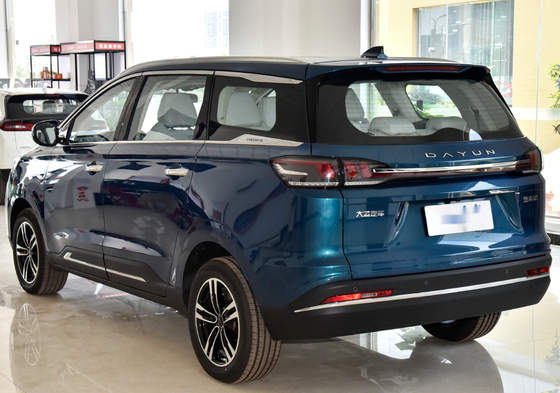 Dayun Yuanzhi Elektrikli Araba Mpv Ailesi Büyük Alan ve 450km Uzun Pil Kullanıyor